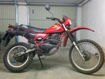 .... mit dem dazugehörigen Vorderrad ( "Not for Highway" heißt doch : Nicht für die Autobahn oder ??)